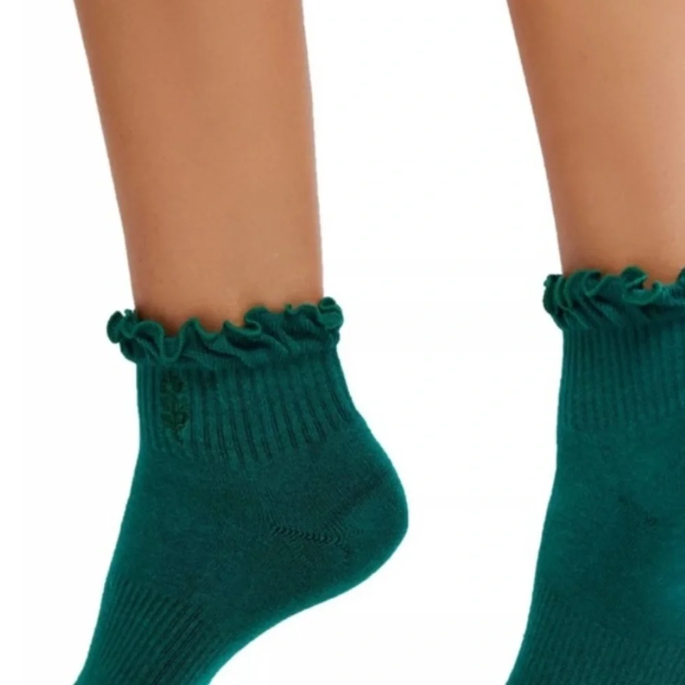 FP Movement Women's Classic Ruffle Socks green New with tags
